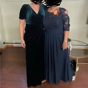 Revelry "Giselle" Velvet Dress, Size 10. Class Emerald